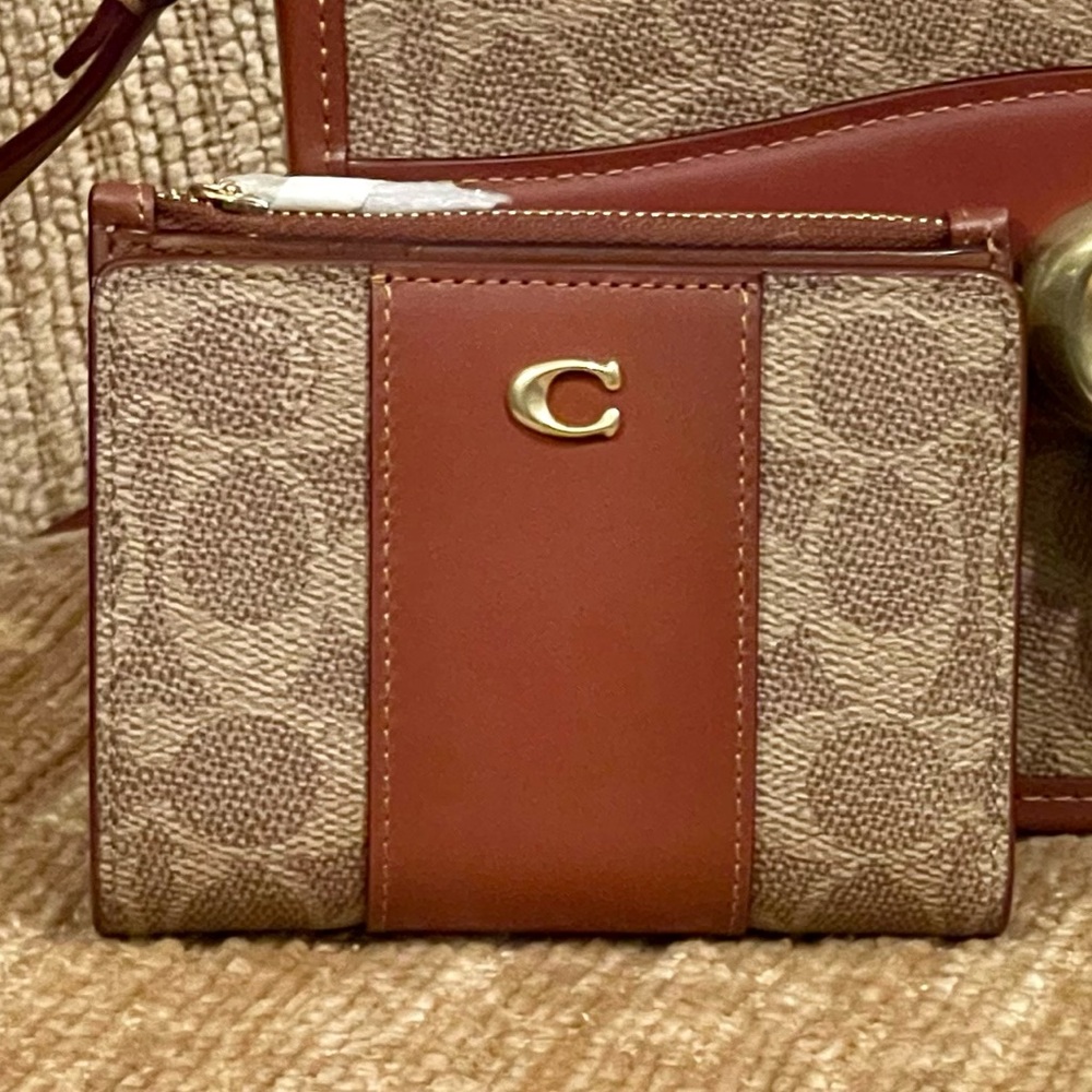 NWTs - COACH Signature Logo Bi-Fold Wallet